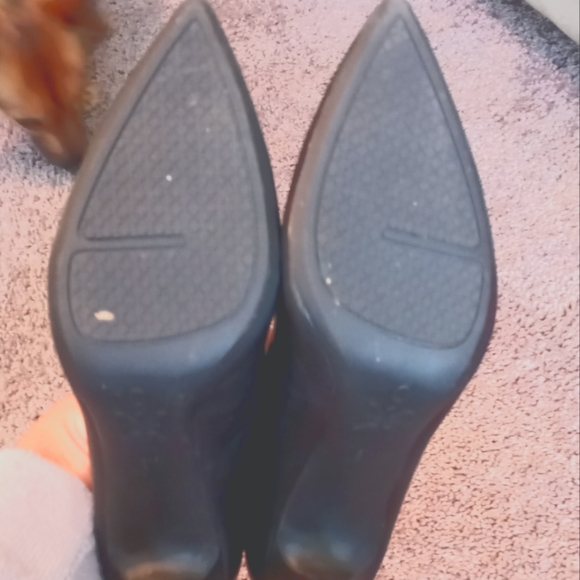 (SOLD) Nine West Heels - Picture 4 of 4